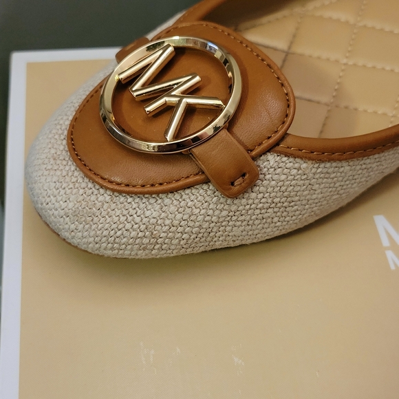 Michael Kors loafers two tone brown tan gold large emblem size 6 - Picture 11 of 14